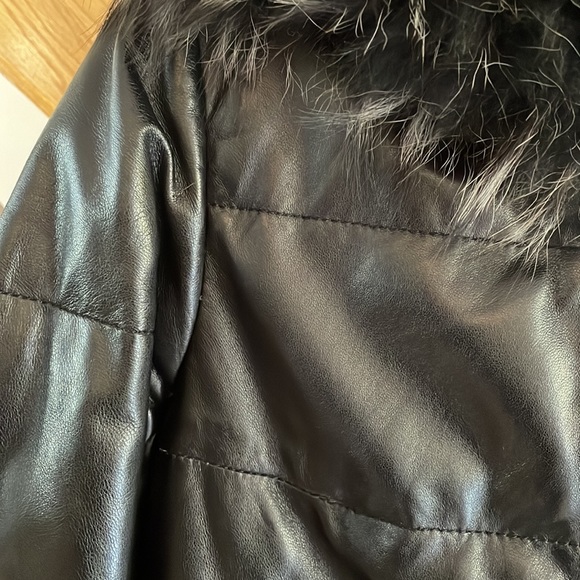 Leather puffer Jacket with real fur hood - Picture 2 of 11